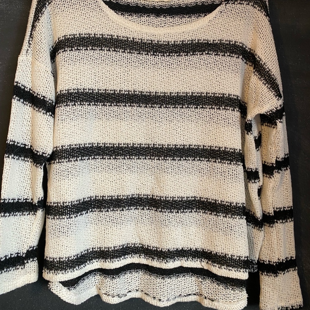 Honey Punch, size small, black and cream